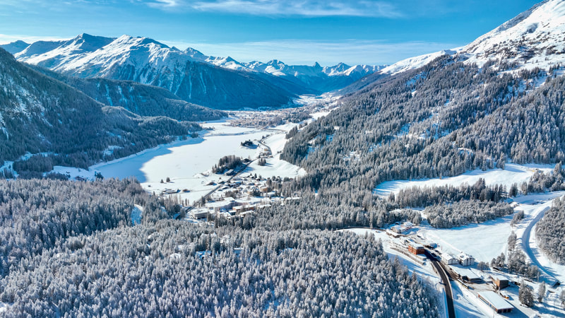 Luftbild Davos Wolfgang mit Davosersee im Winter
©2023 marcel giger